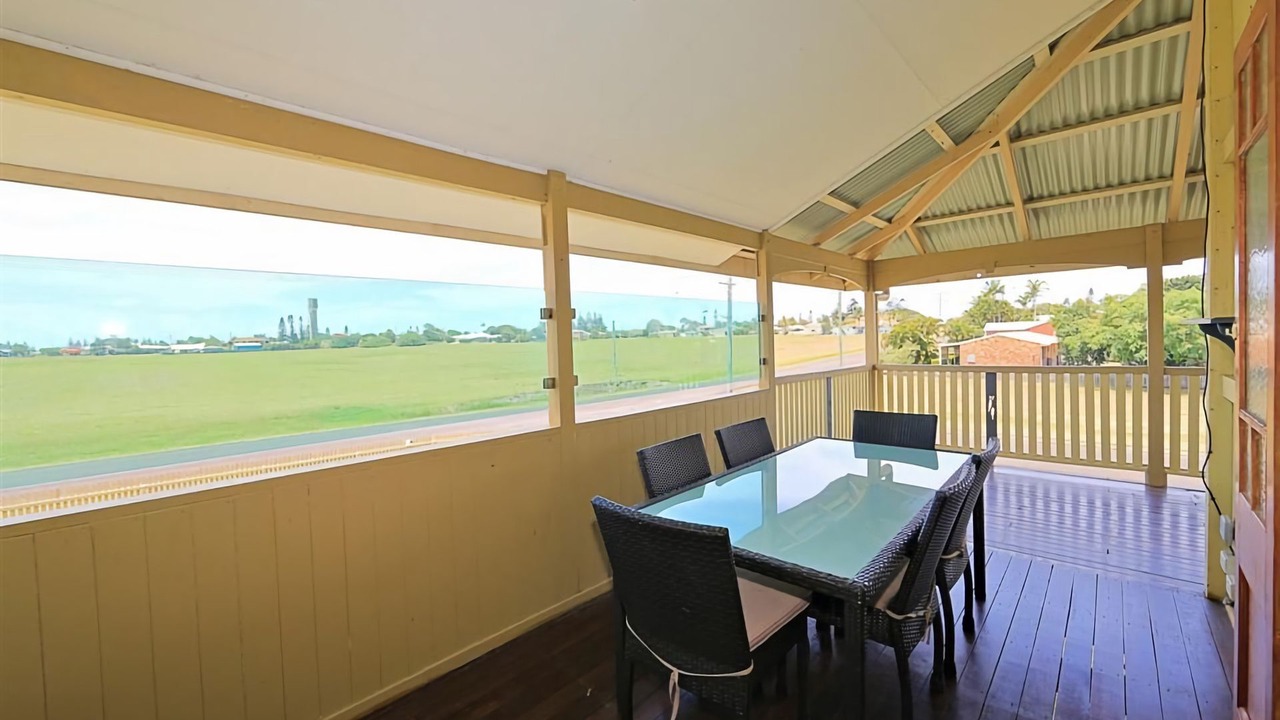 Photo of Others in Elliott Heads