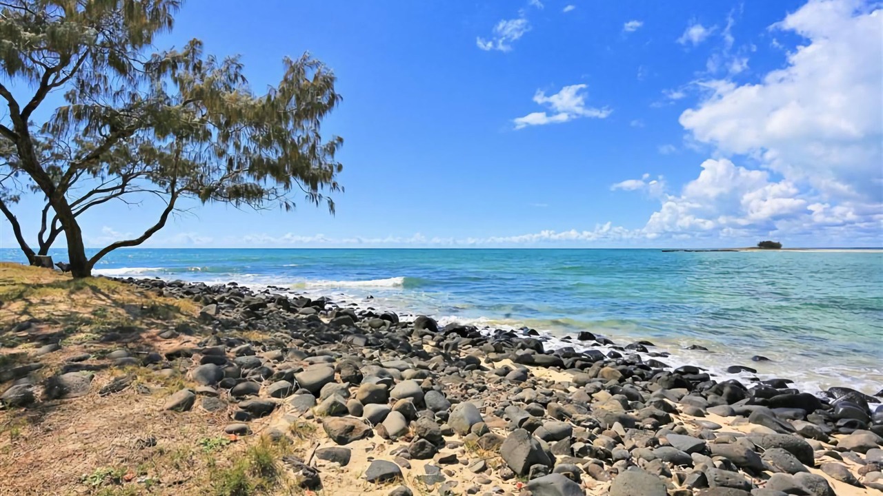 Photo of Others in Elliott Heads