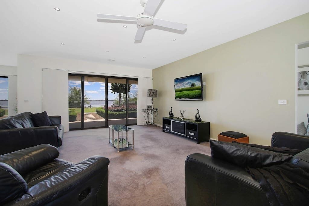 Photo of Livingroom in Yarrawonga