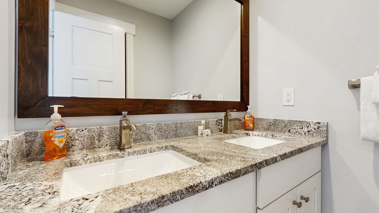 Photo of Bathroom in Garden City