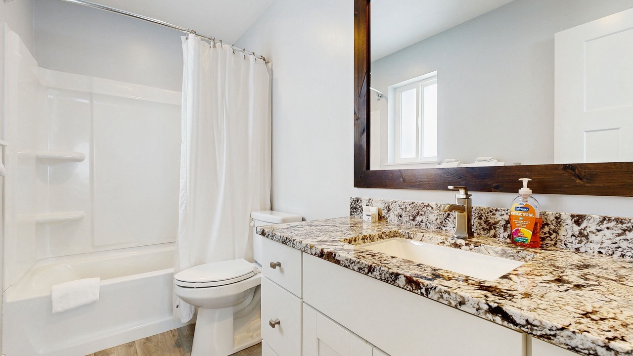 Photo of Bathroom in Garden City