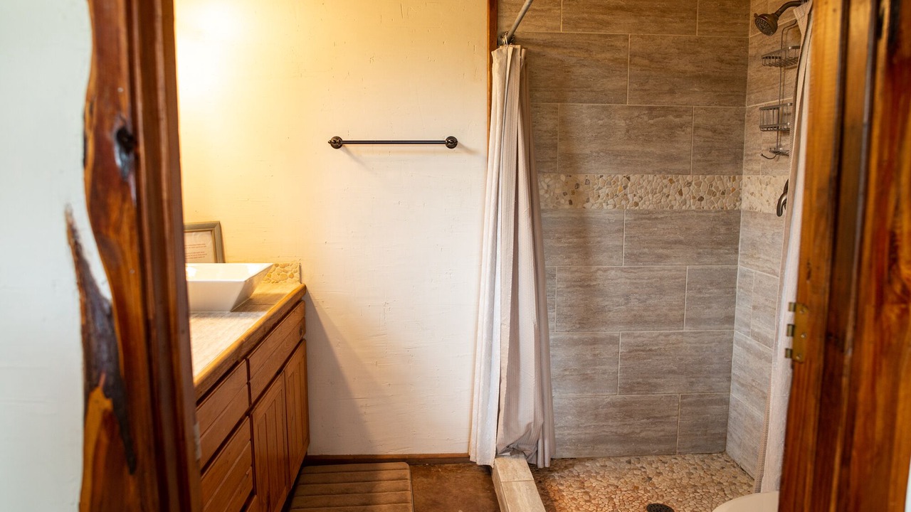 Photo of Bathroom in Uvalde