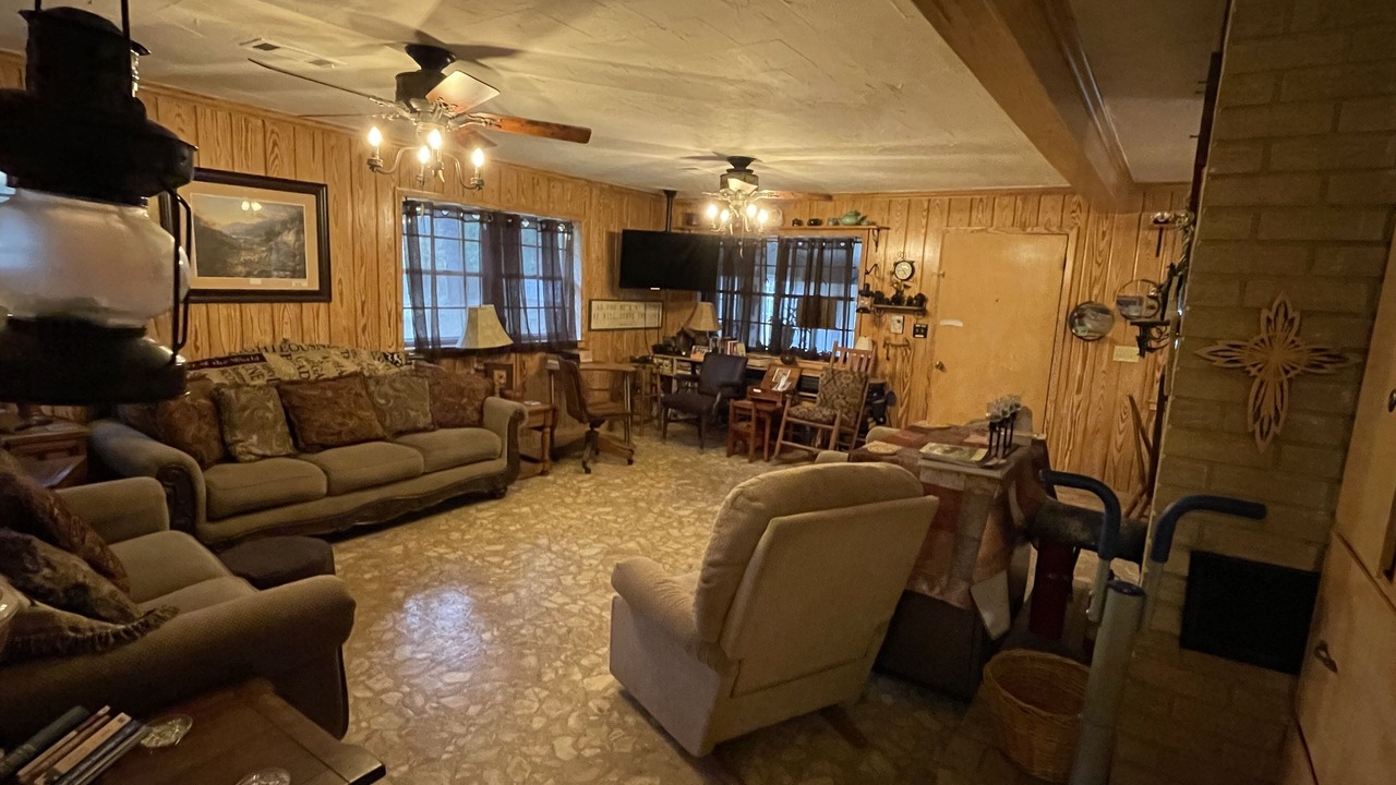 Photo of Livingroom in Curtis