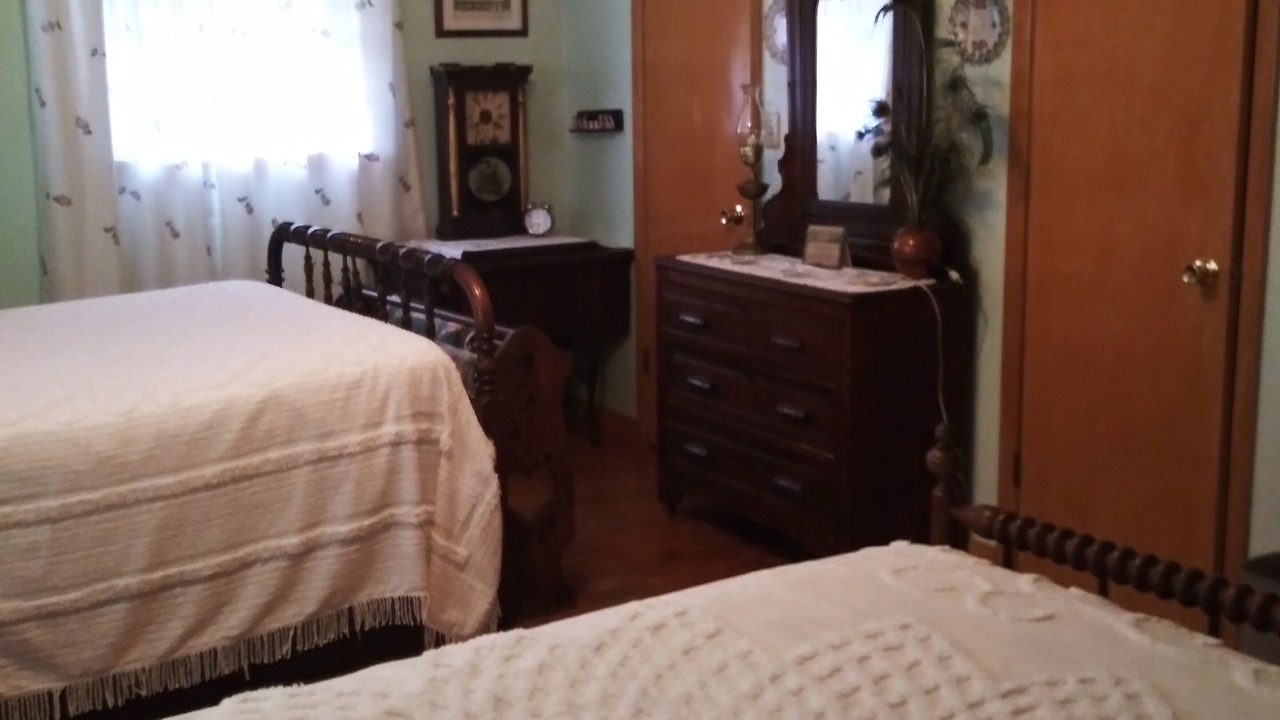 Photo of Bedroom in Curtis