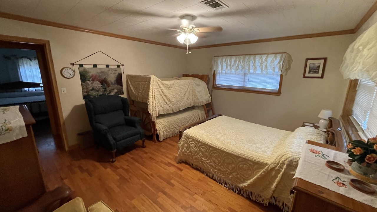 Photo of Bedroom in Curtis