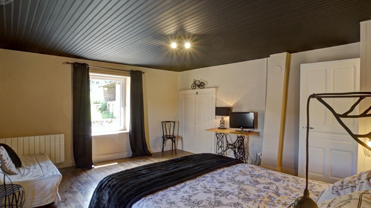 Photo of Bedroom in Belmont-de-la-Loire