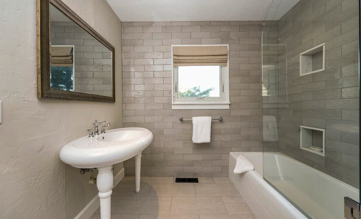Photo of Bathroom in Alta Heights