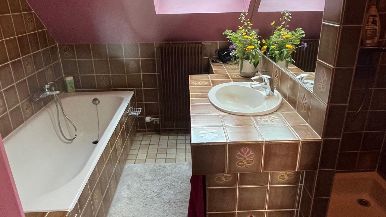 Photo of Bathroom in Barr