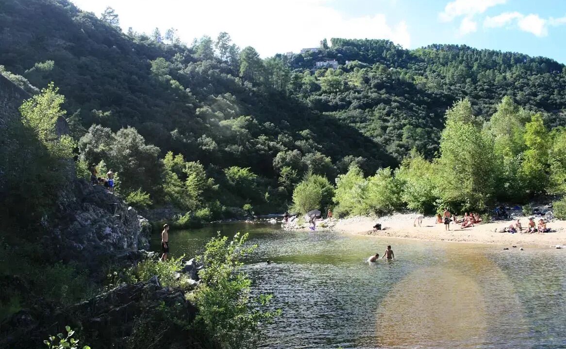 Photo of Others in Ribes