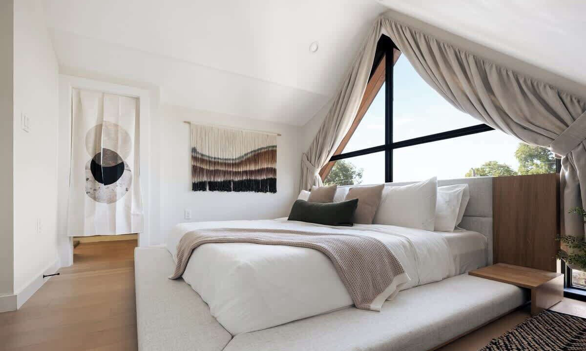 Photo of Bedroom in Holly