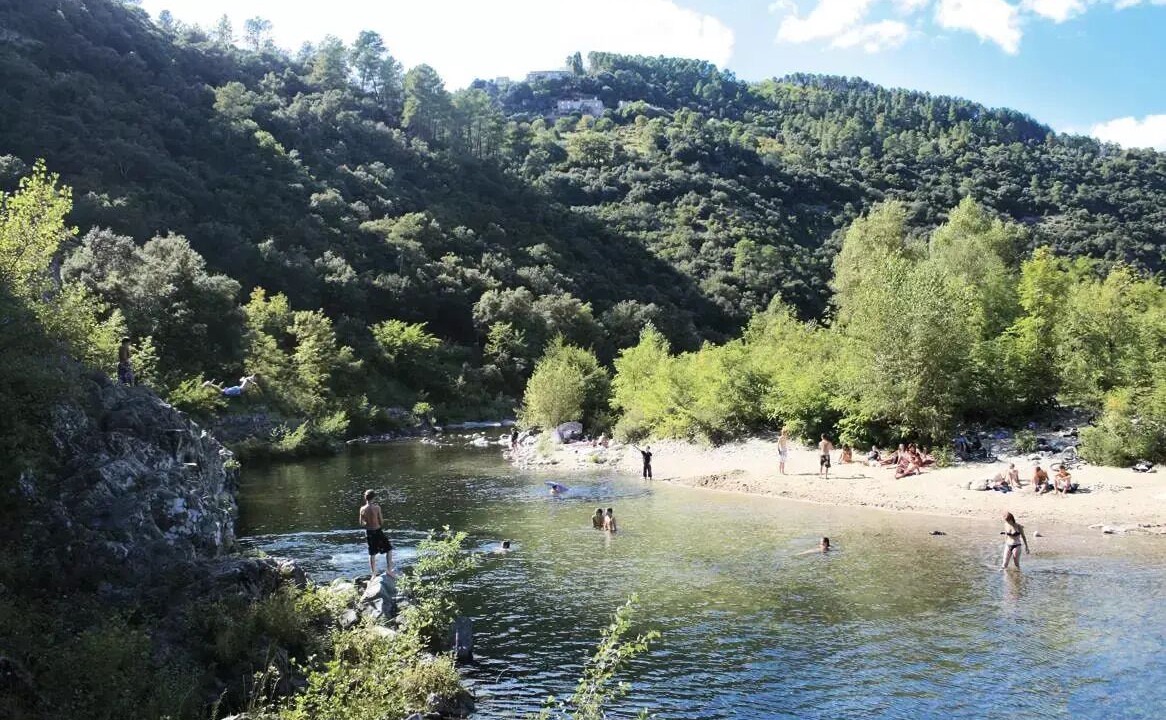 Photo of Others in Ribes