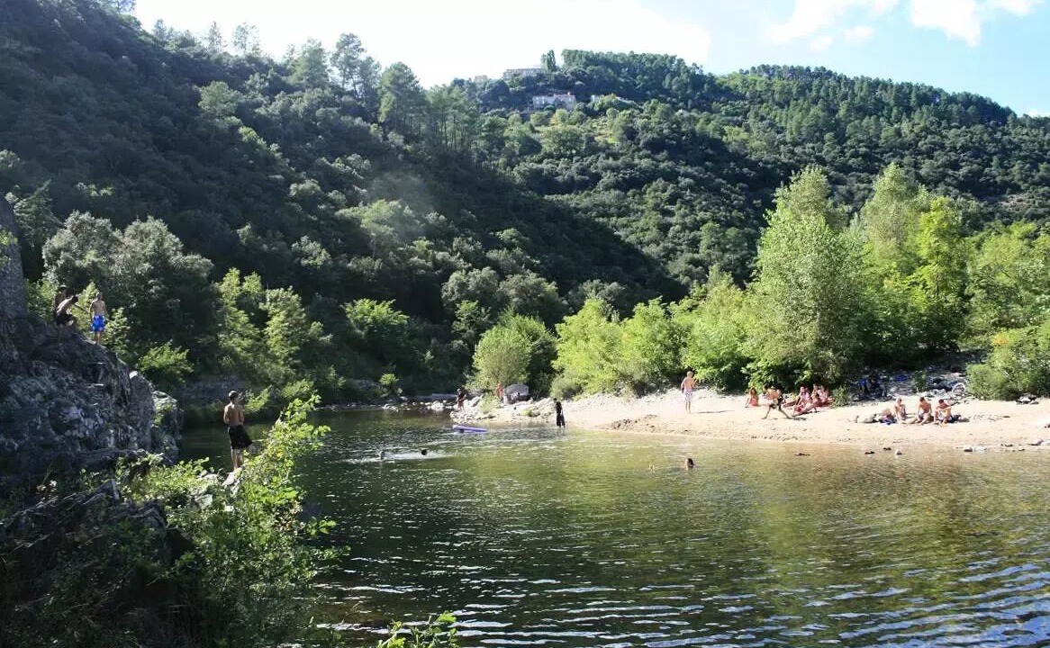 Photo of Others in Ribes