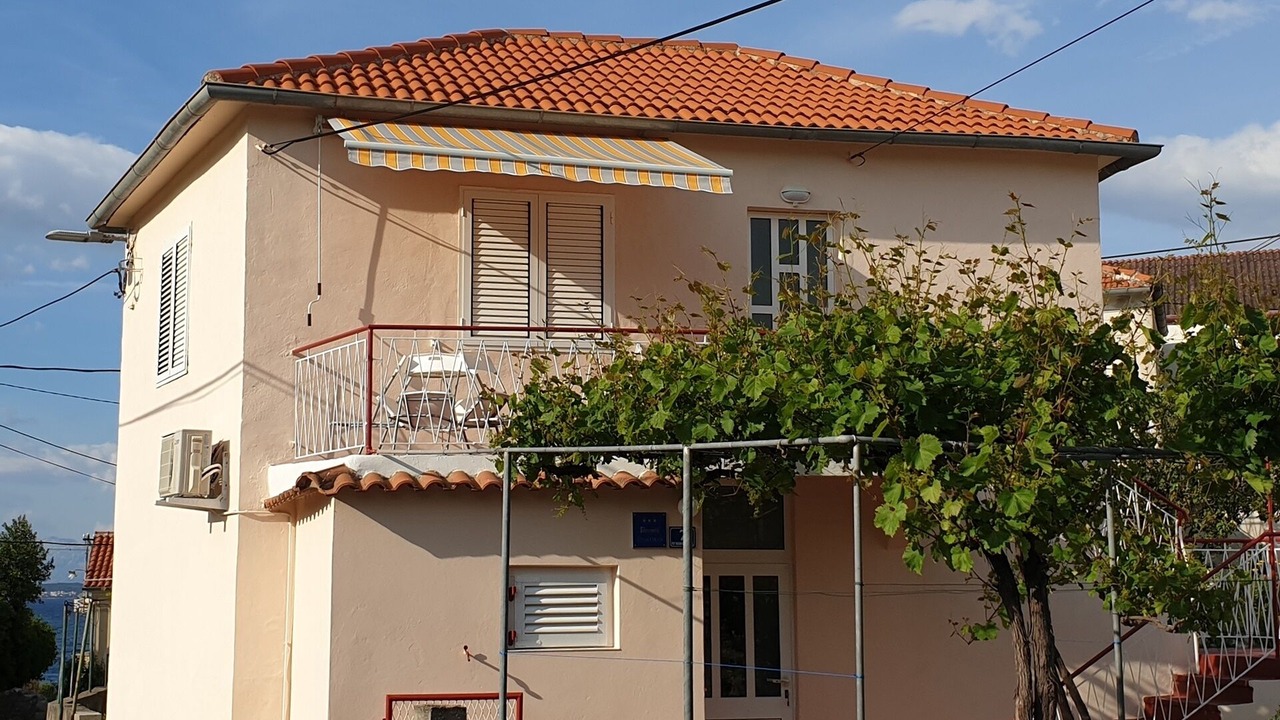 Photo of Outdoor in Lukoran