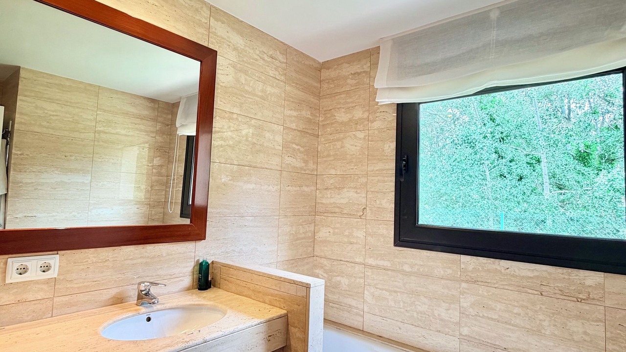 Photo of Bathroom in Perelada