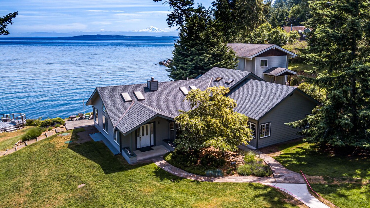 Photo of Others in Eastsound