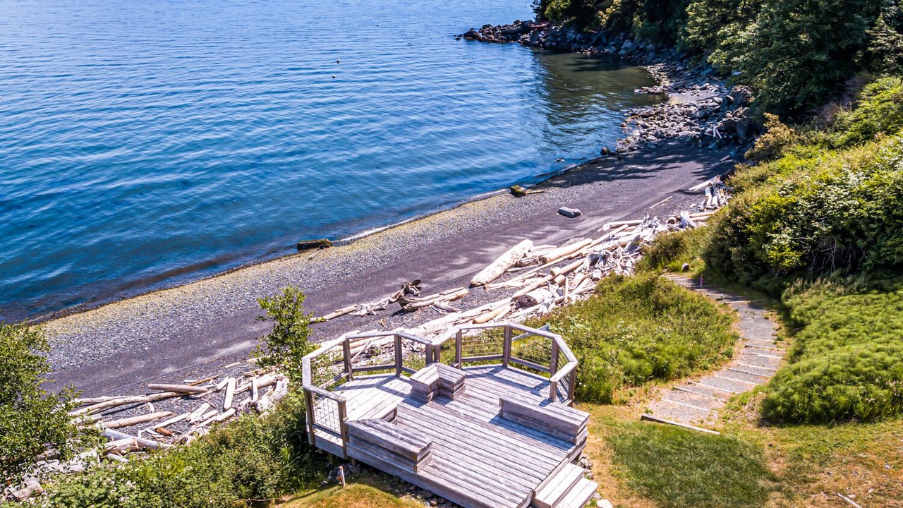 Photo of Others in Eastsound