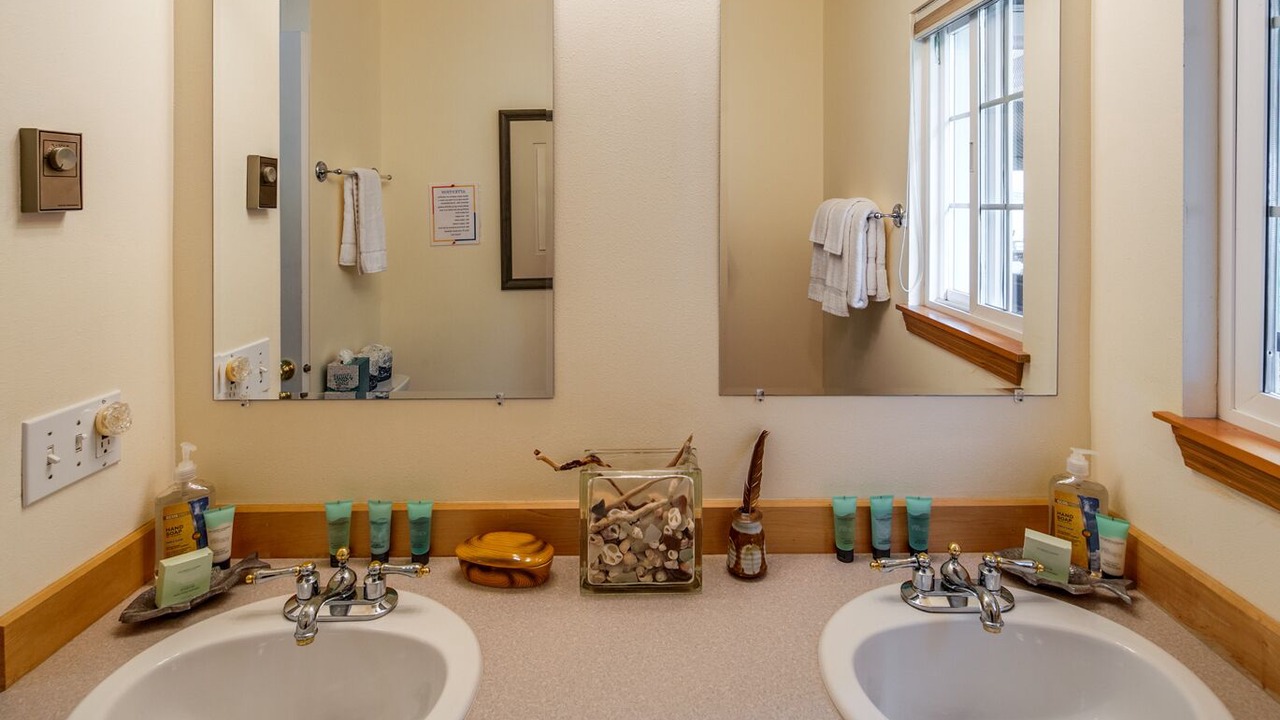 Photo of Others in Eastsound