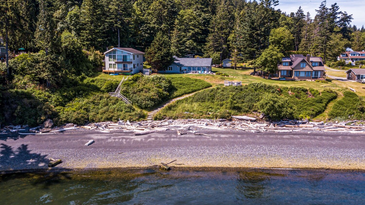 Photo of Others in Eastsound