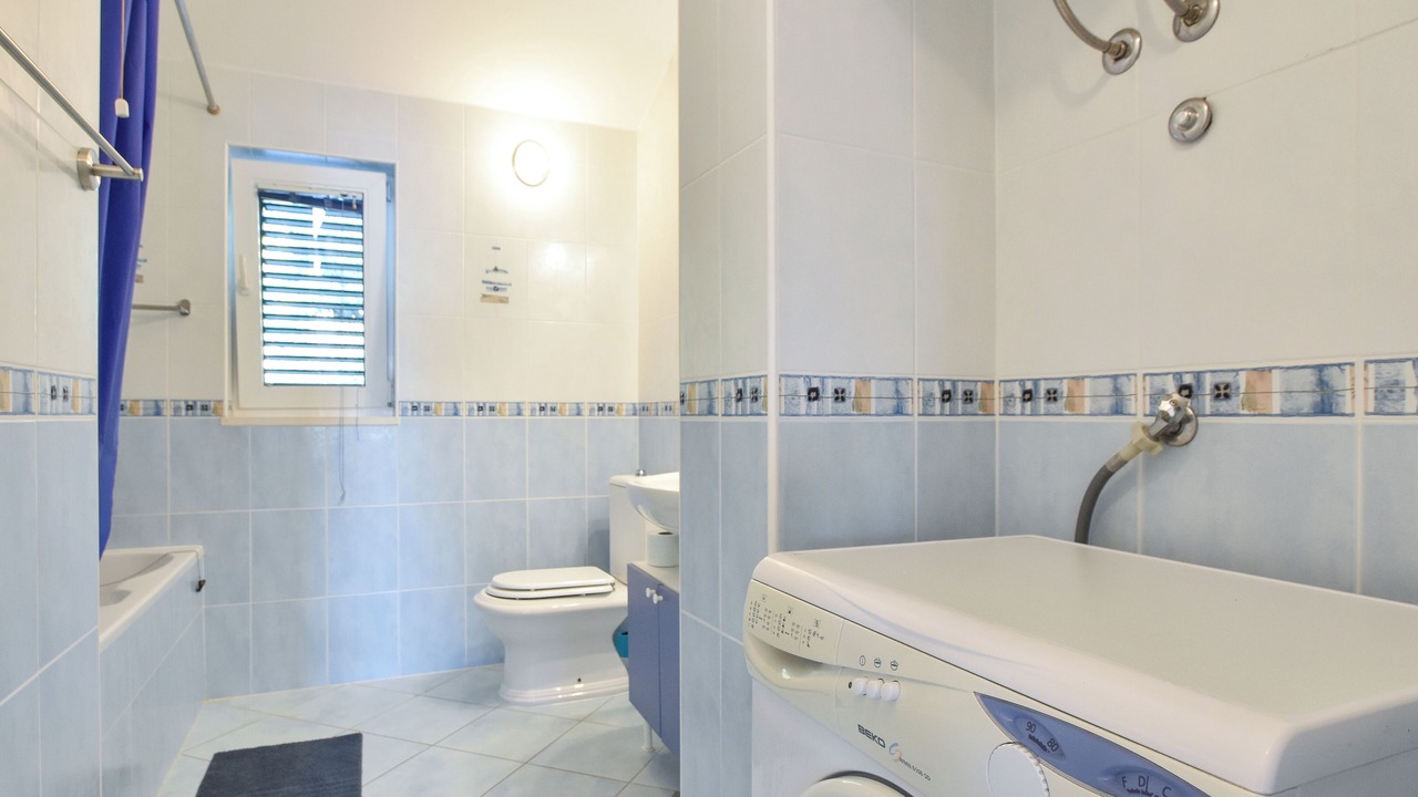 Photo of Bathroom in Krizni rat