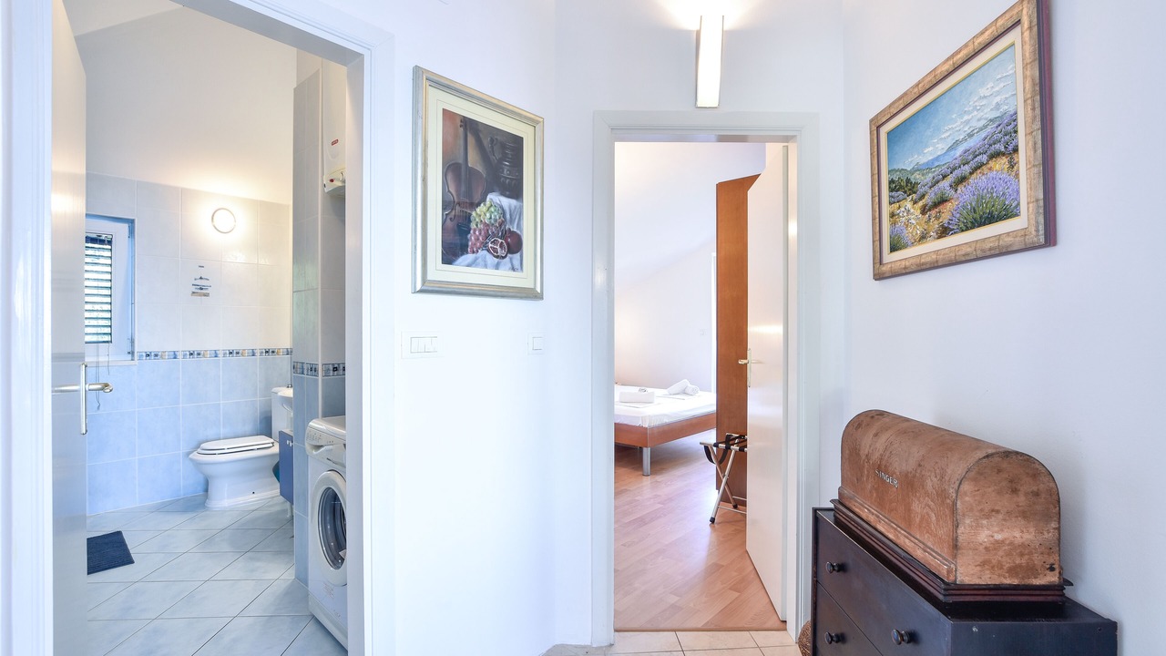 Photo of Bathroom in Krizni rat