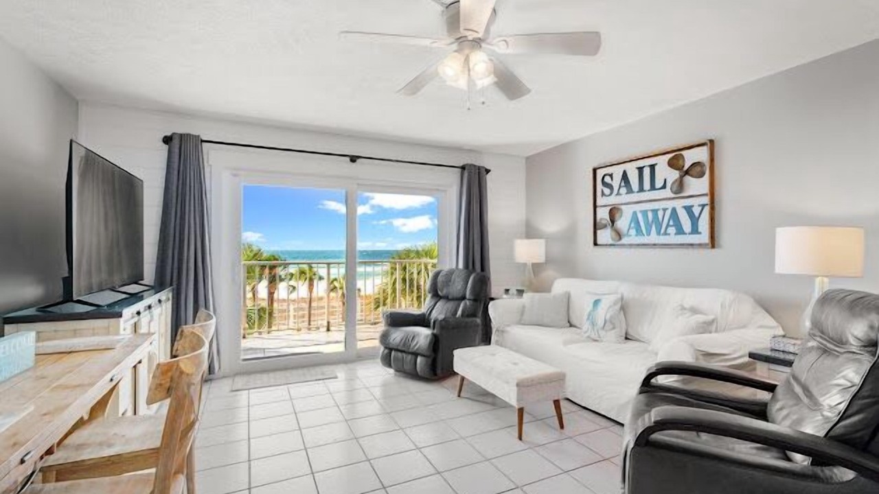 Photo of Livingroom in Thomas Drive