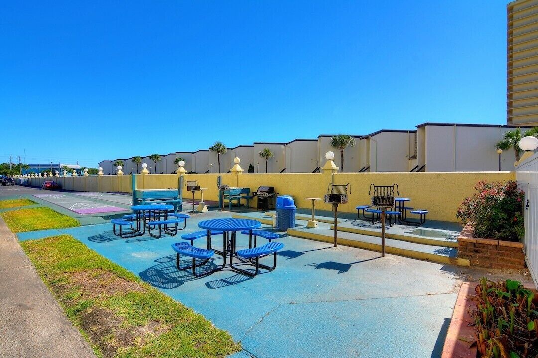 Photo of Others in Thomas Drive