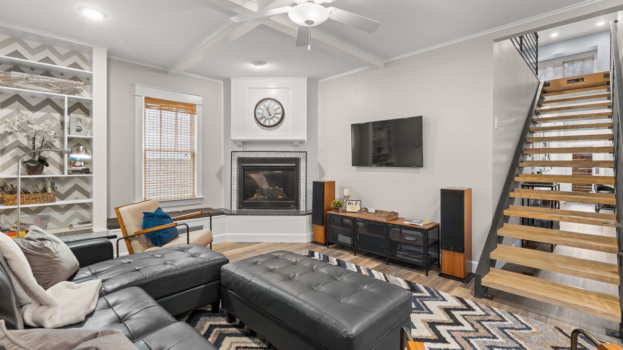 Photo of Livingroom in Hillsboro Village