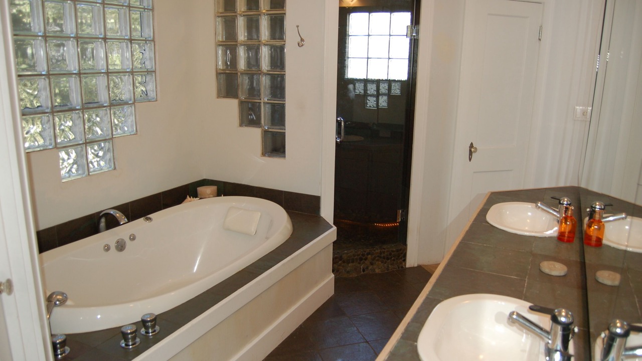 Photo of Bathroom in Triangle State