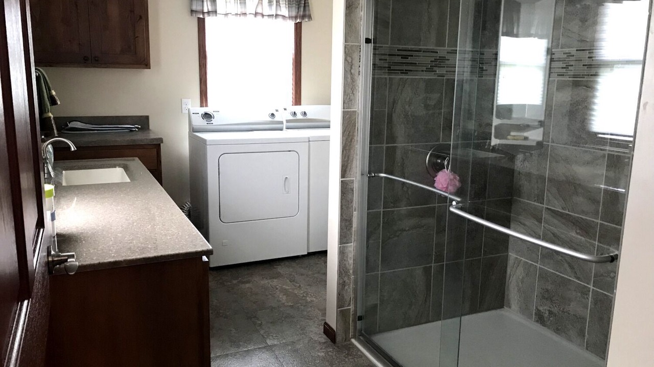 Photo of Bathroom in Albion