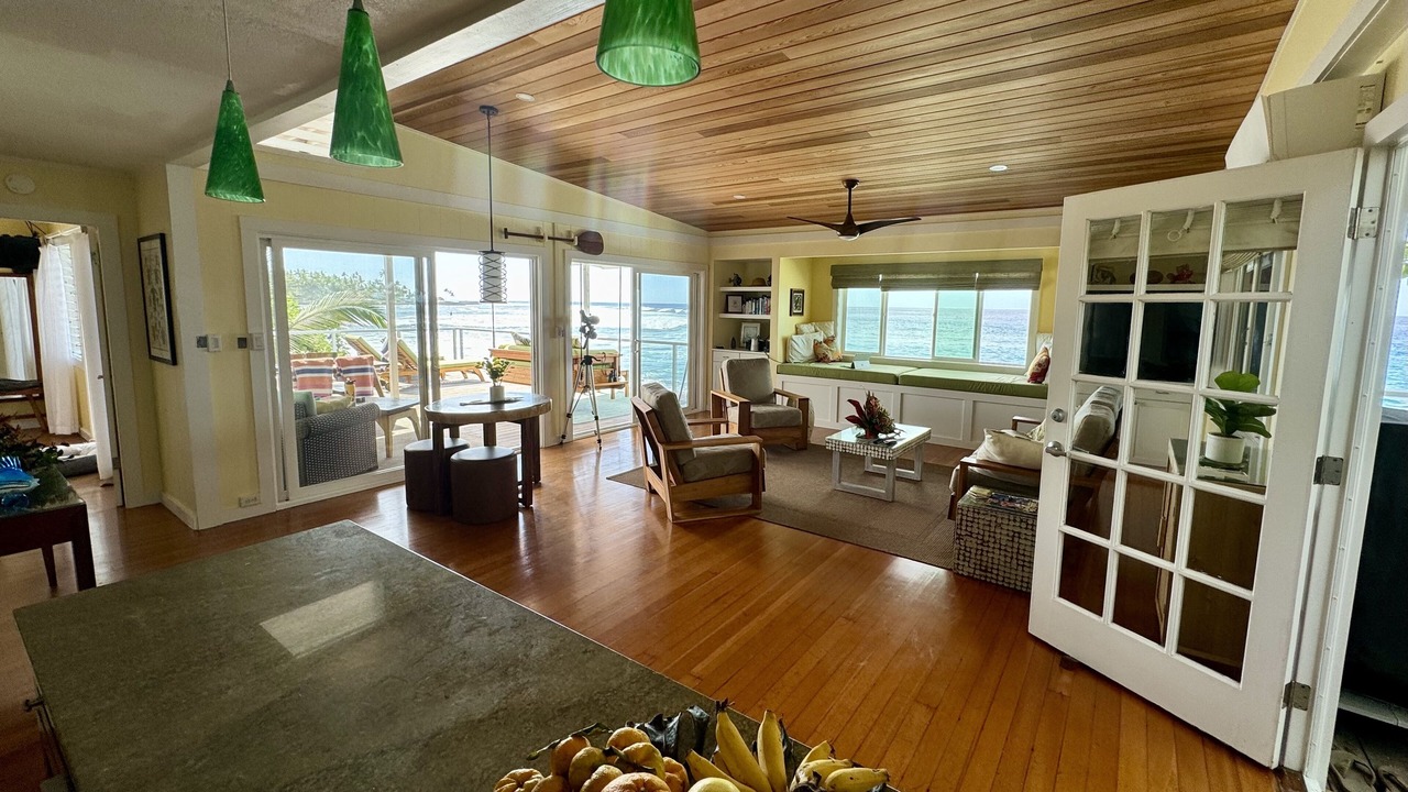 Photo of Others in Kahaluu Bay