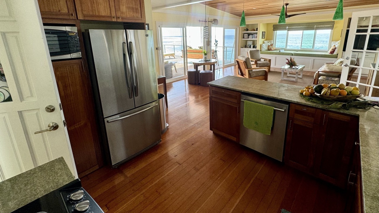 Photo of Kitchen in Kahaluu Bay