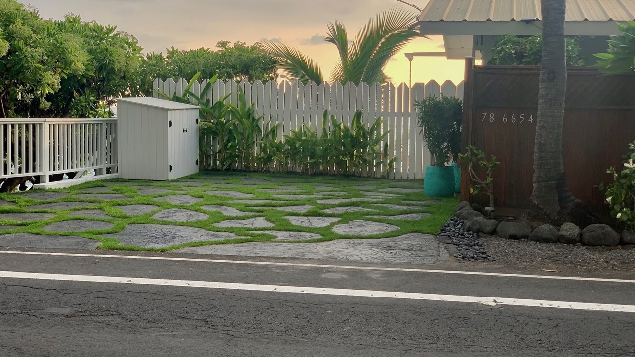 Photo of Others in Kahaluu Bay