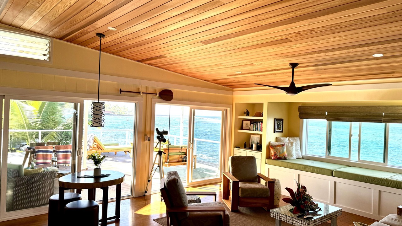 Photo of Livingroom in Kahaluu Bay
