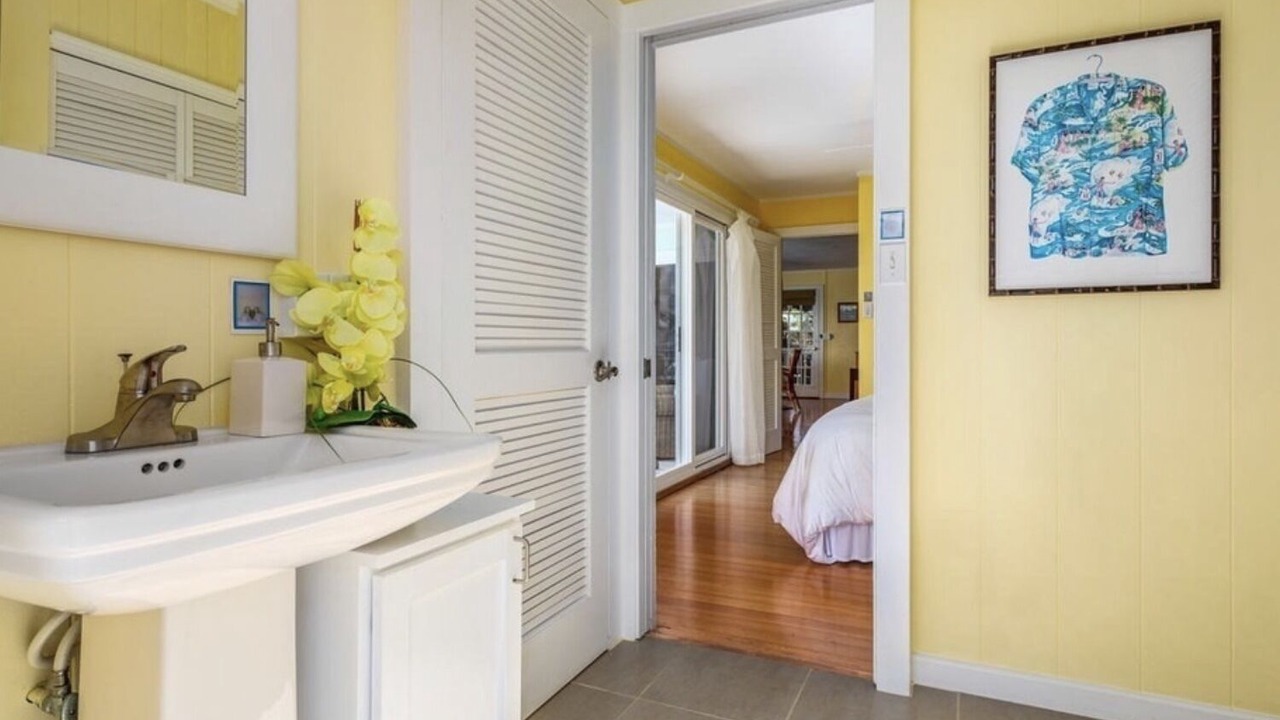 Photo of Bedroom in Kahaluu Bay