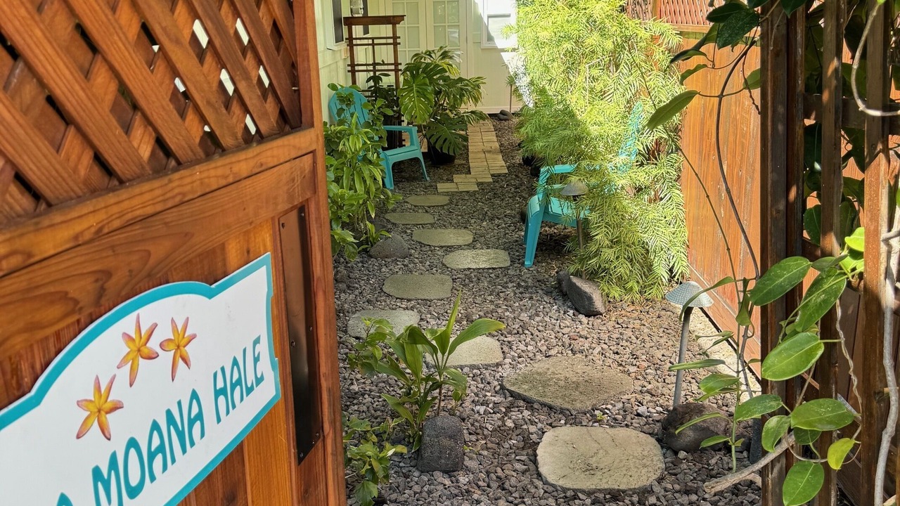 Photo of Others in Kahaluu Bay