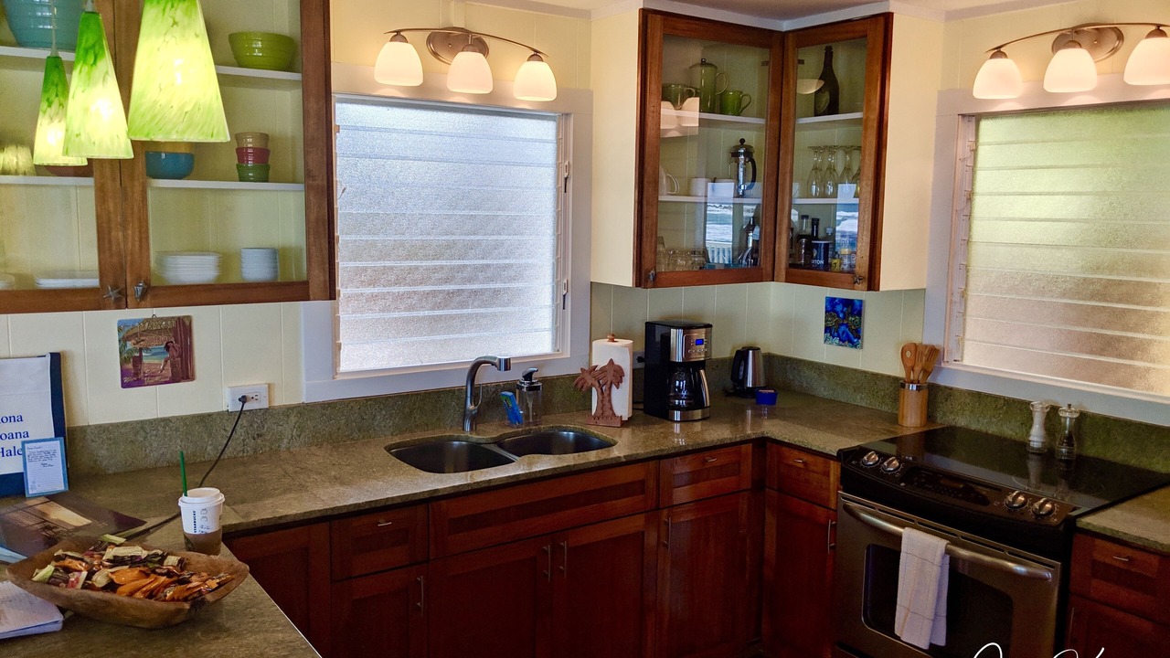 Photo of Kitchen in Kahaluu Bay