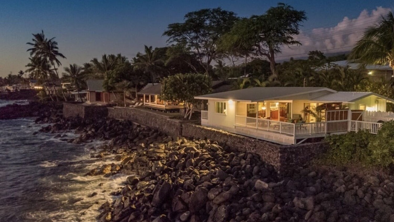 Photo of Others in Kahaluu Bay