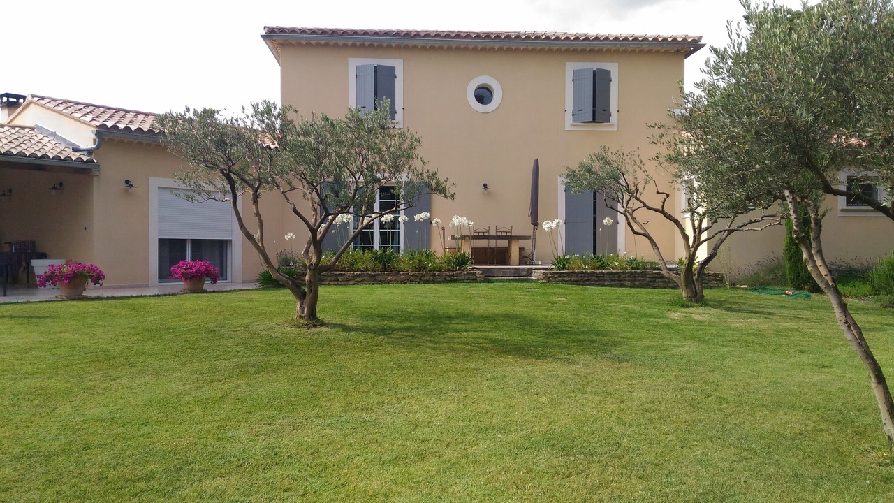 Photo of Outdoor in Sainte-Cecile-les-Vignes