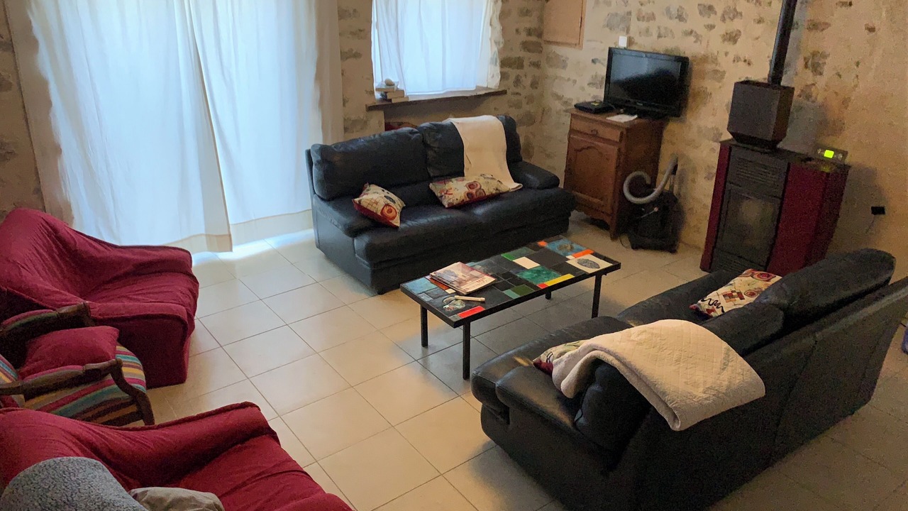 Photo of Livingroom in Saint-Georges-de-Luzencon