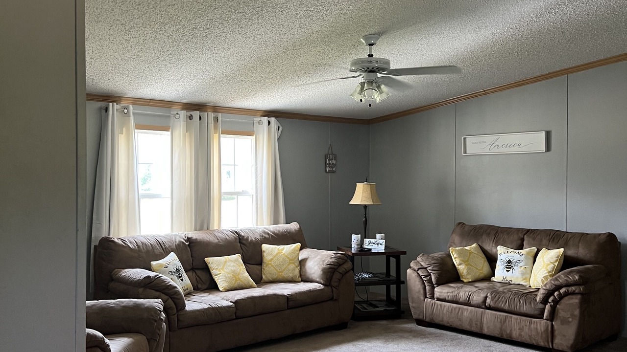 Photo of Livingroom in Grand Rivers