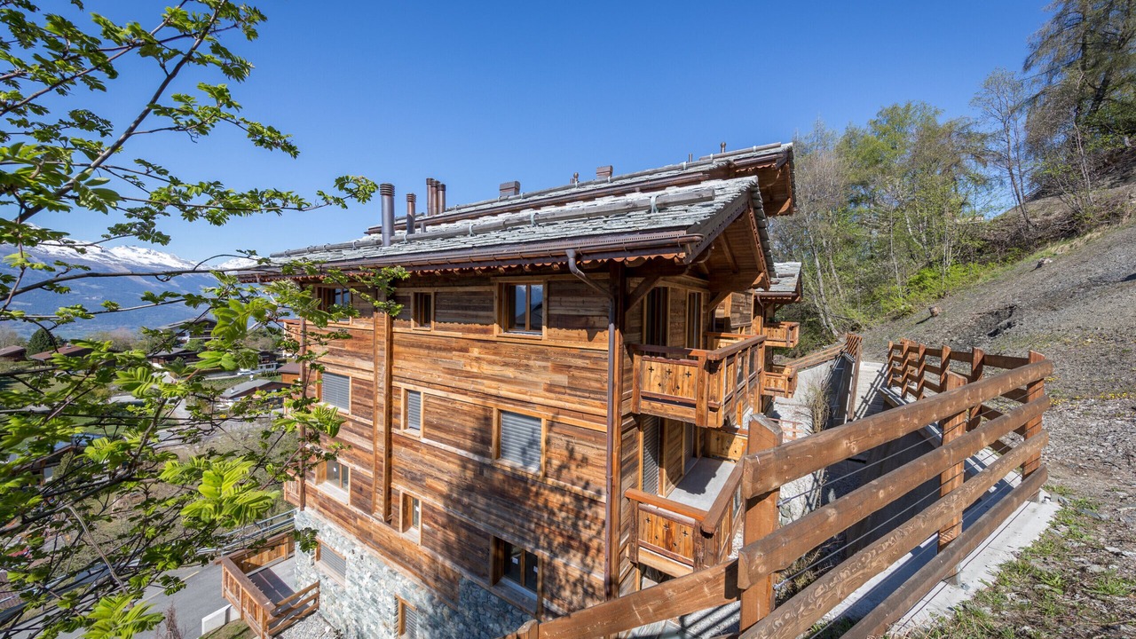 Photo of Outdoor in Saint-Pierre-de-Clages