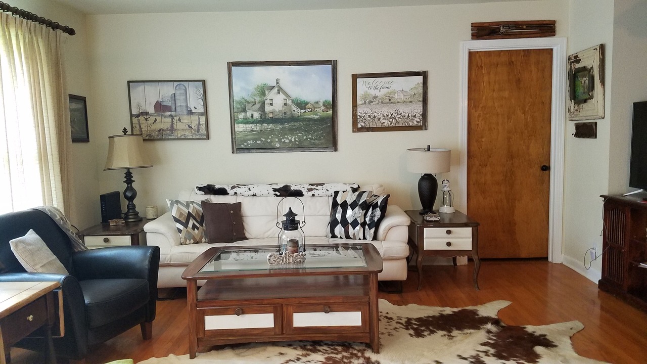 Photo of Livingroom in Landon Branch