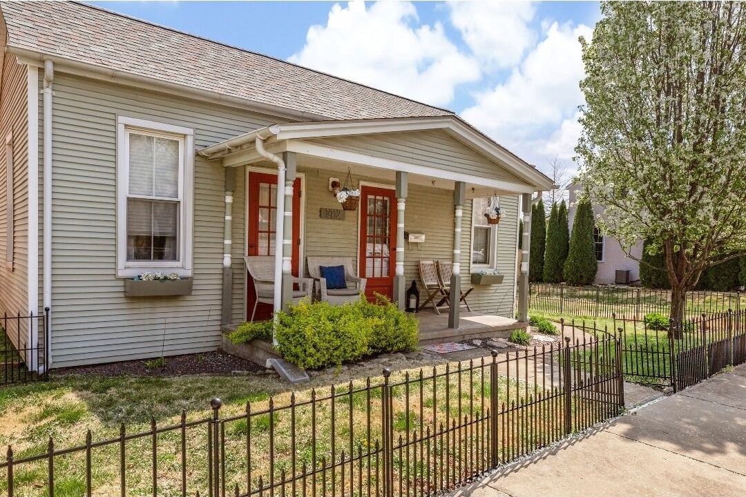 Photo of Outdoor in St. Charles Historic District