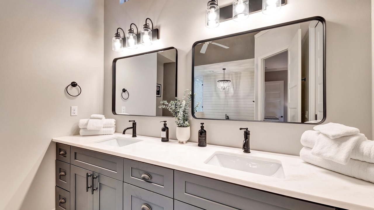 Photo of Bathroom in Lago Vista
