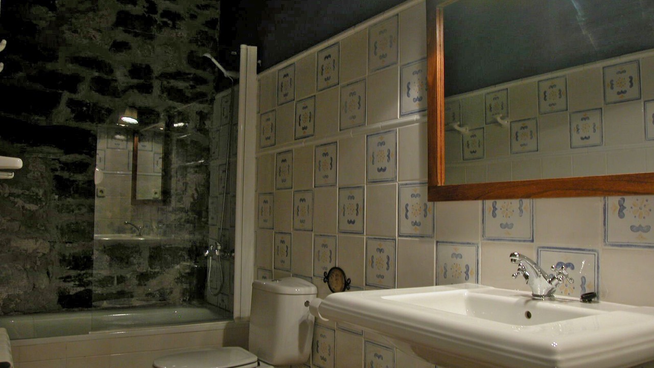Photo of Bathroom in La Llacuna