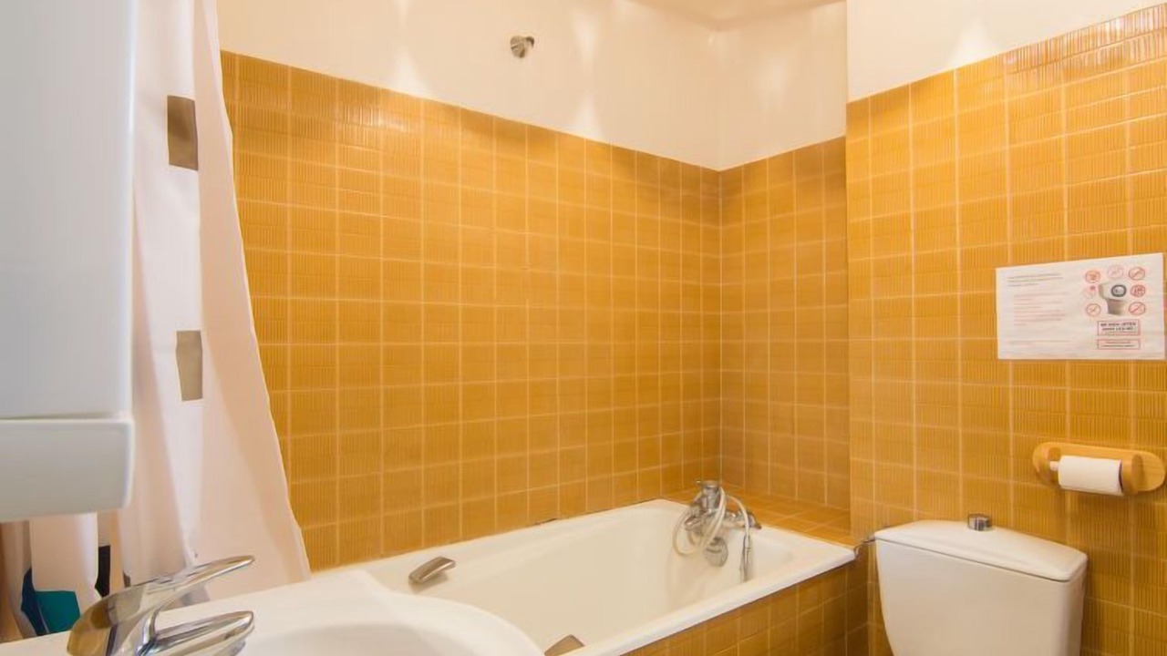 Photo of Bathroom in Deauville City Centre