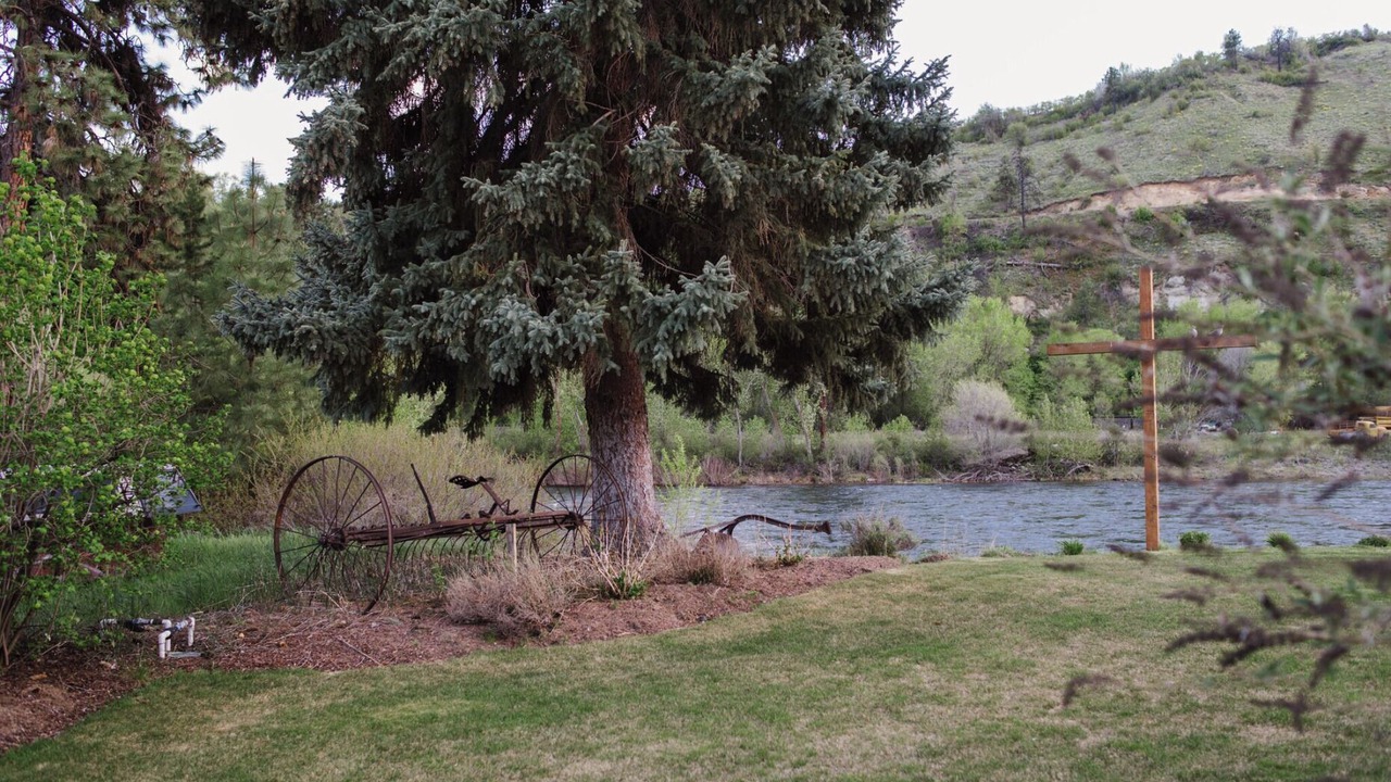 Photo of Others in Monitor