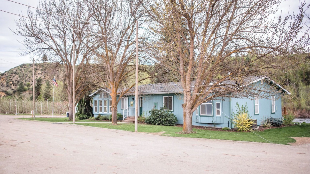 Photo of Others in Monitor