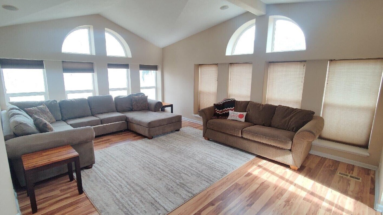 Photo of Livingroom in Monitor