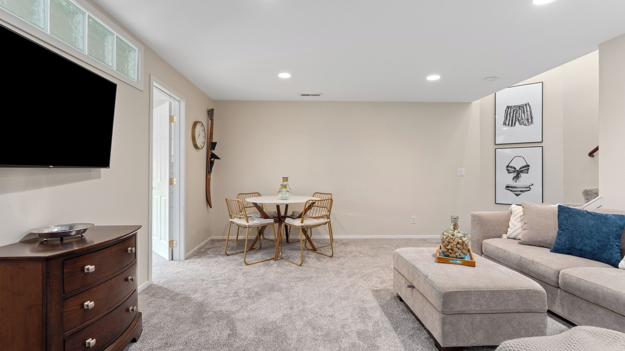 Photo of Livingroom in Wapato Point